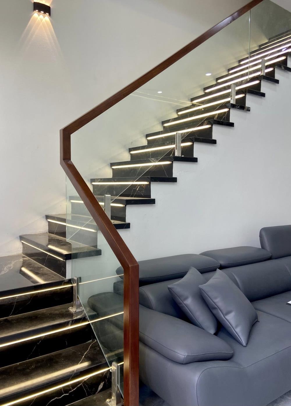 Nhà Lô Góc Minh Khai 40m² 5 Tầng, Mặt Tiền 4.8m - Vị Trí Đắc Địa Gần Times City