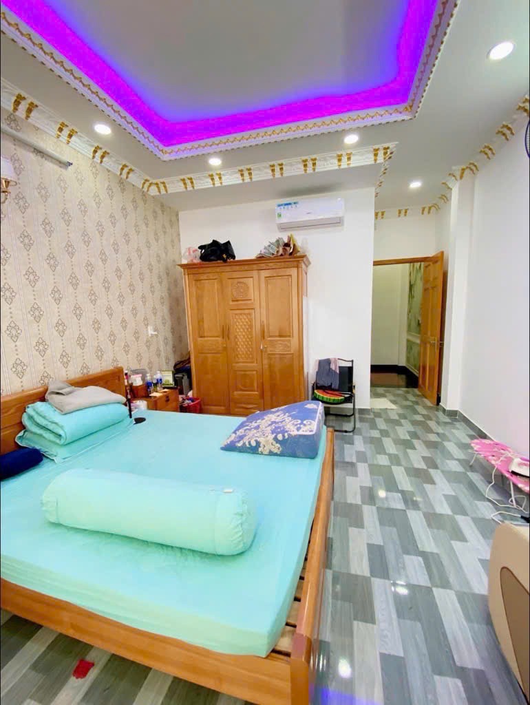Siêu phẩm nhà mặt tiền 4 tầng Bình Tân - Vị trí đắc địa - Ô tô trong nhà