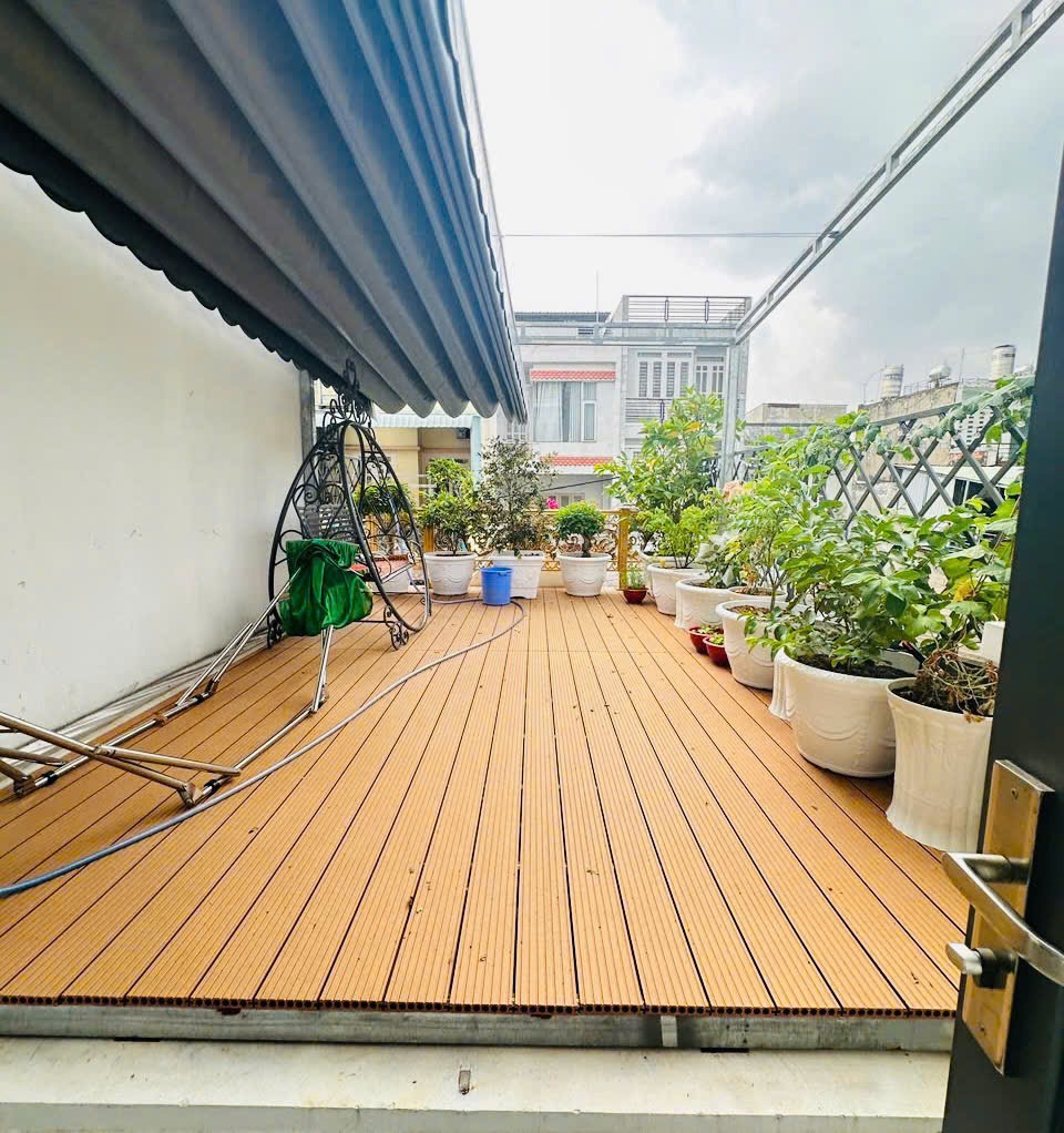 Siêu phẩm nhà mặt tiền 4 tầng Bình Tân - Vị trí đắc địa - Ô tô trong nhà