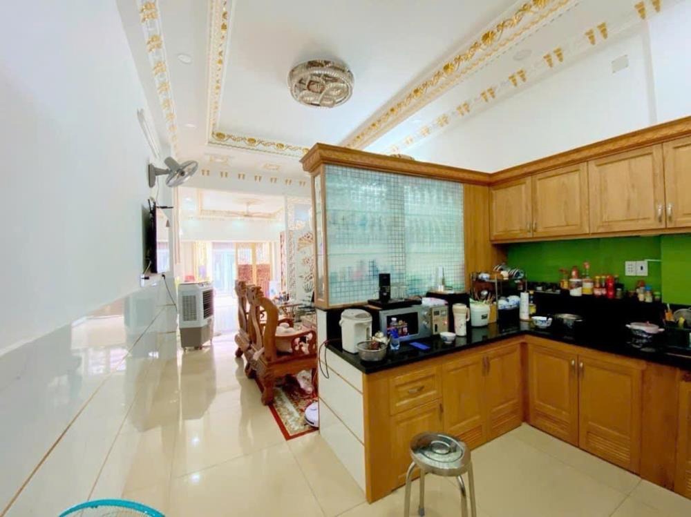 Siêu phẩm nhà mặt tiền 4 tầng Bình Tân - Vị trí đắc địa - Ô tô trong nhà