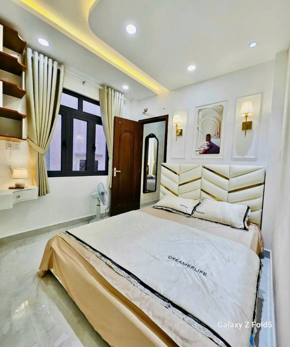 Siêu phẩm nhà phố Phú Nhuận: 3 tầng, 3PN, sát mặt tiền Hoàng Văn Thụ, 6 tỷ