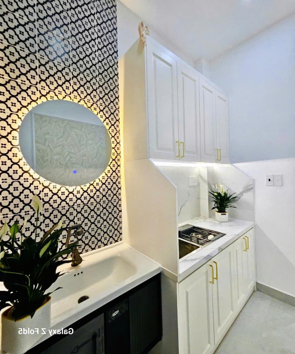 Siêu phẩm nhà phố Phú Nhuận: 3 tầng, 3PN, sát mặt tiền Hoàng Văn Thụ, 6 tỷ