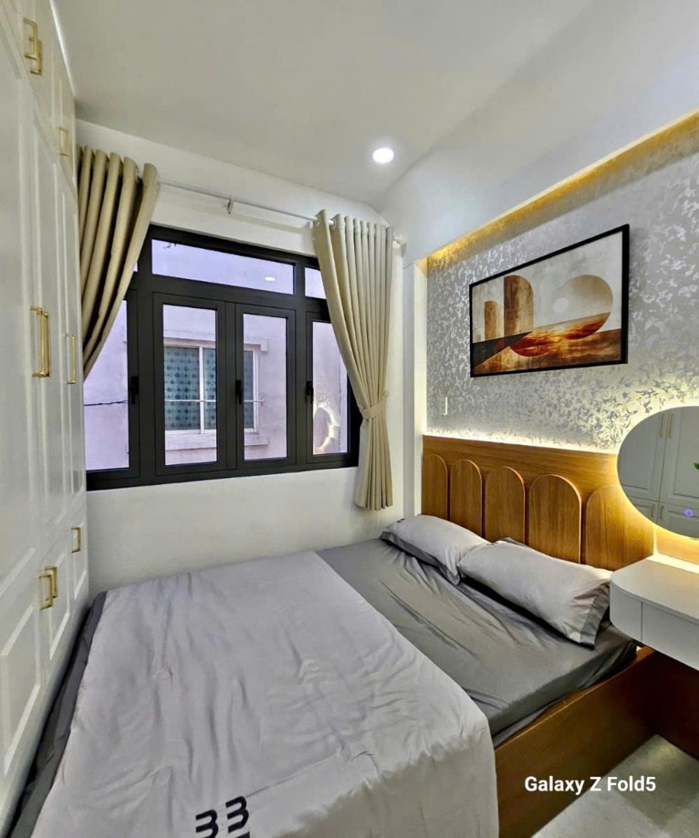 Siêu phẩm nhà phố Phú Nhuận: 3 tầng, 3PN, sát mặt tiền Hoàng Văn Thụ, 6 tỷ
