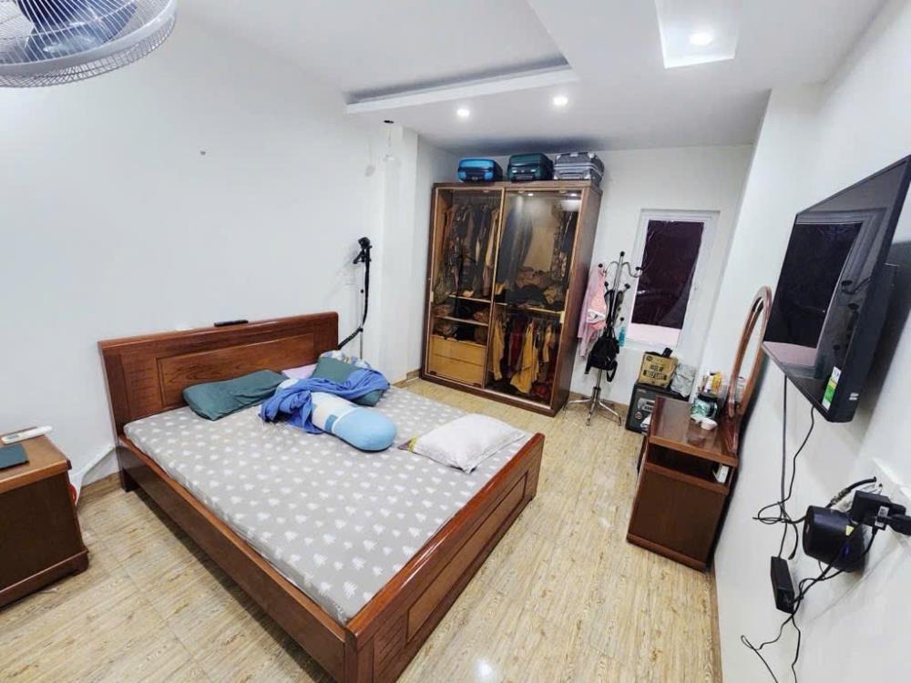 Mặt Phố Giải Phóng - Lô Góc Hót - Ô Tô Đỗ Cửa - Full Nội Thất - Giá Tốt