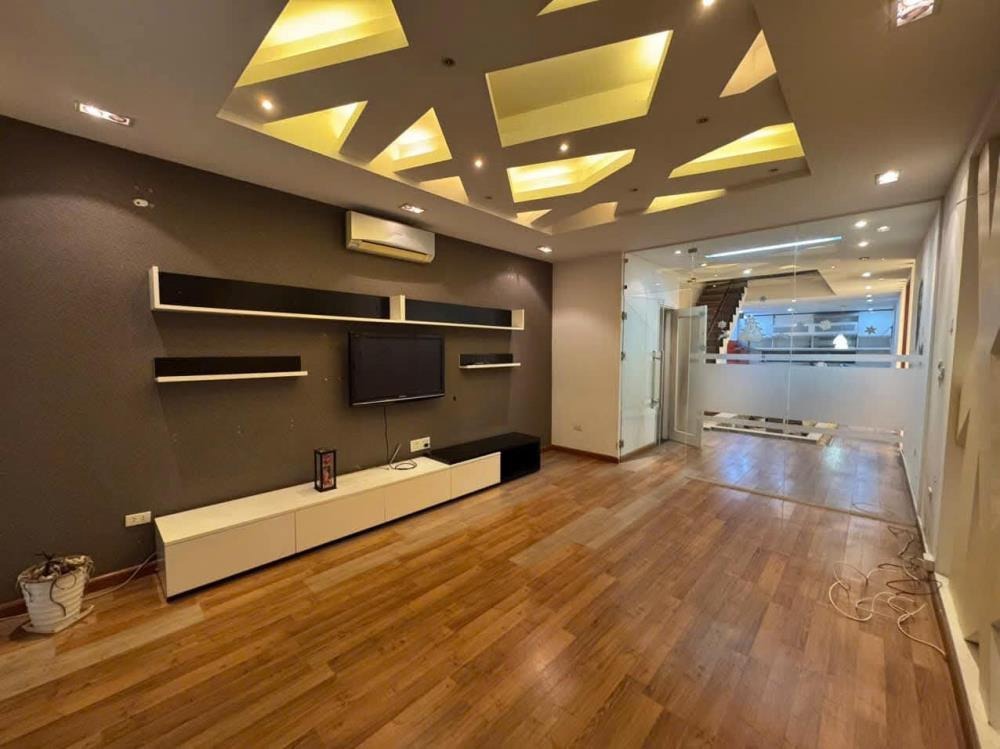 Bán nhà phố Linh Lang - Ba Đình: Phân lô - 3 Mặt Thoáng - Kinh Doanh - Giá Tốt