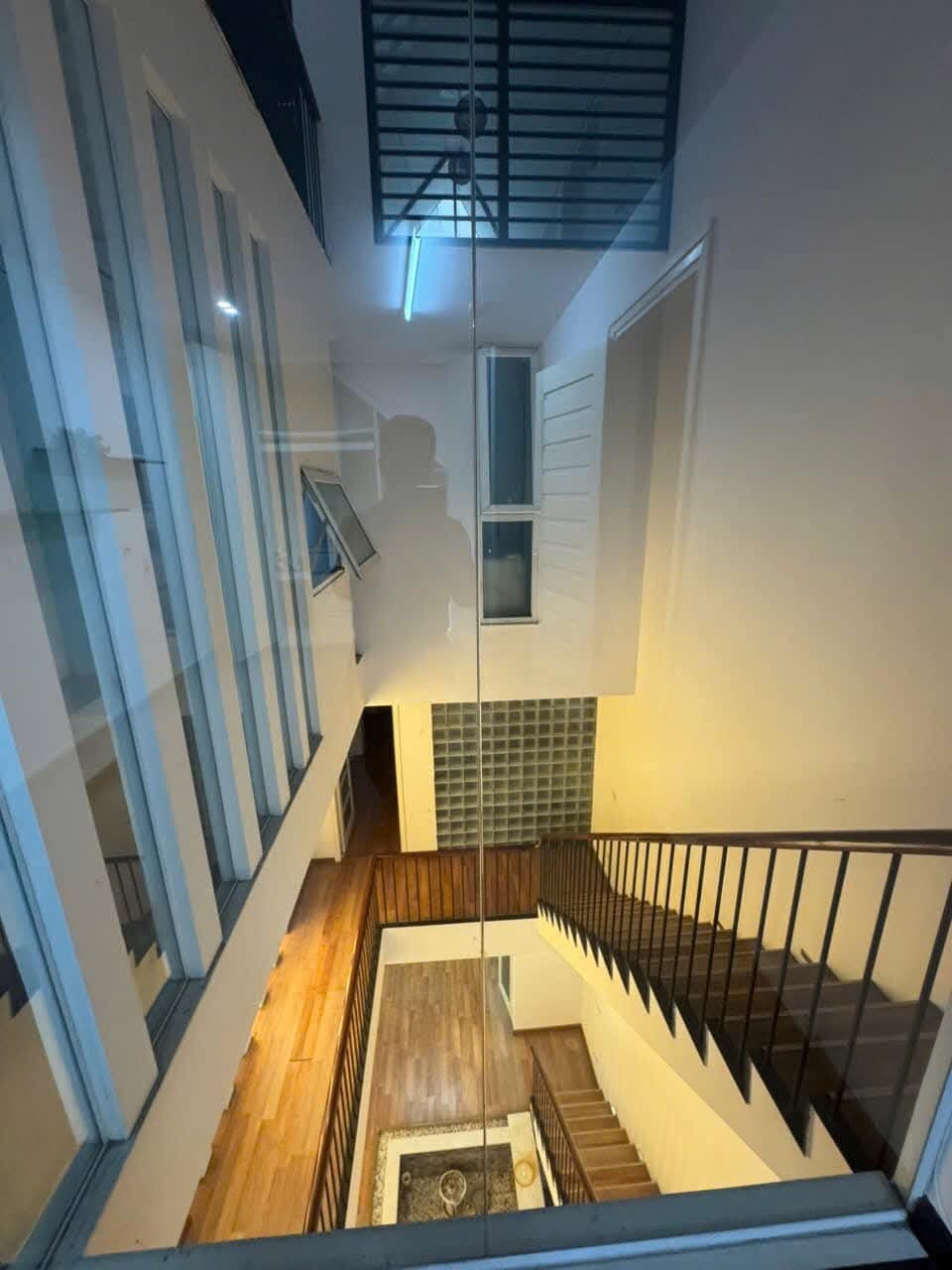 Bán nhà phố Linh Lang - Ba Đình: Phân lô - 3 Mặt Thoáng - Kinh Doanh - Giá Tốt