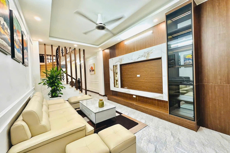 TRẦN QUỐC VƯỢNG – TRUNG TÂM CẦU GIẤY – 2 MẶT THOÁNG – Ô TÔ ĐỖ CỬA