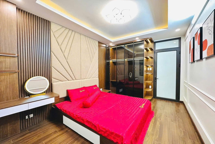 TRẦN QUỐC VƯỢNG – TRUNG TÂM CẦU GIẤY – 2 MẶT THOÁNG – Ô TÔ ĐỖ CỬA