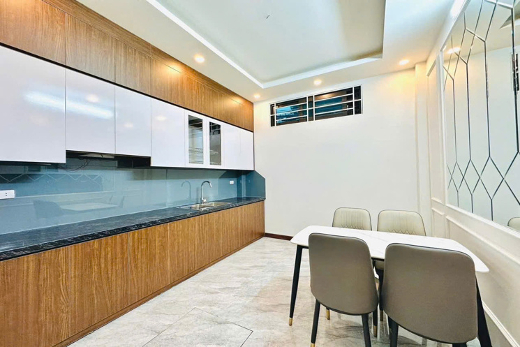 TRẦN QUỐC VƯỢNG – TRUNG TÂM CẦU GIẤY – 2 MẶT THOÁNG – Ô TÔ ĐỖ CỬA