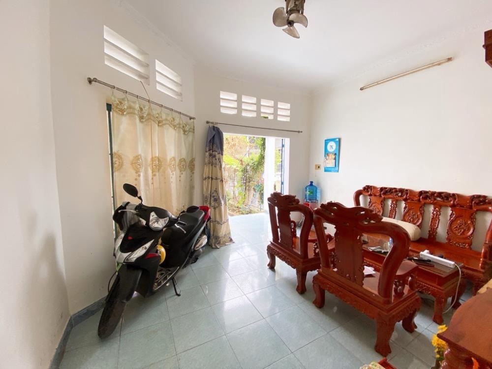 Nhà Giá Rẻ Long Trường: 4.5x20m, Gần UBND, Hẻm Xe Hơi - Chỉ 3.9 Tỷ