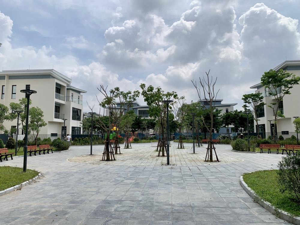 Bán Gấp Biệt Thự Cao Cấp Dương Nội - 180m2 - Giá 32 Tỷ - Sổ Đỏ Chính Chủ
