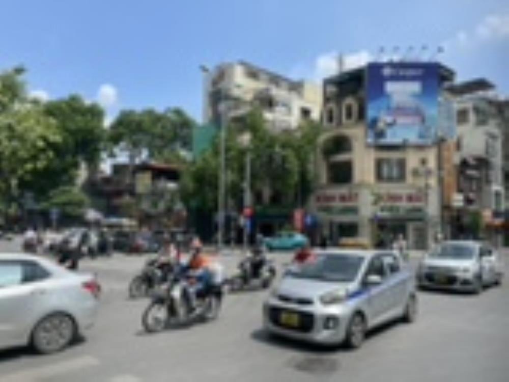 Bán nhà mặt phố Tôn Đức Thắng, Đống Đa - 50m2, 3 tầng, giá 35 tỷ