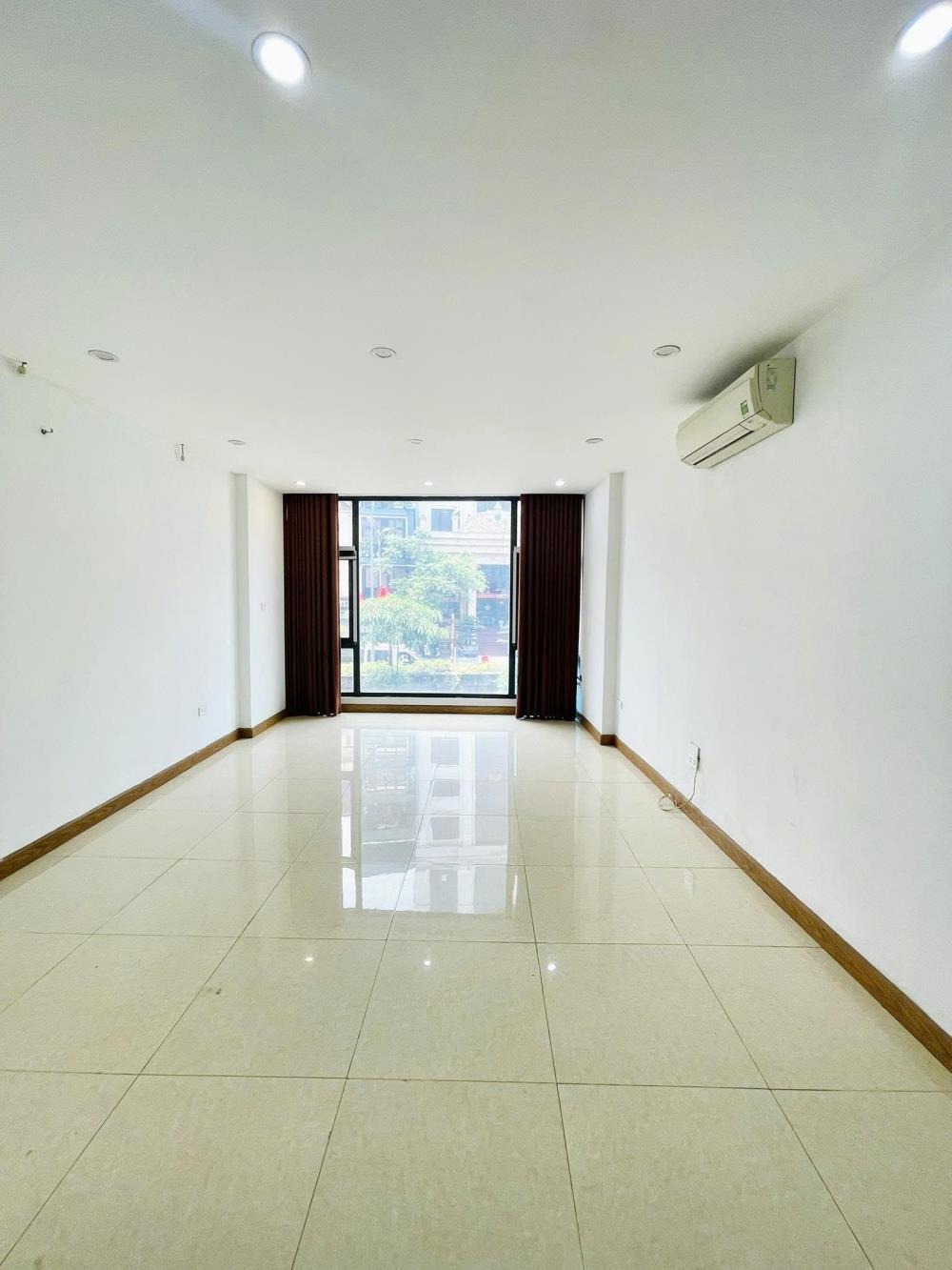 Bán nhà mặt phố Láng Hạ, lô góc 6 tầng thang máy, kinh doanh siêu lợi nhuận