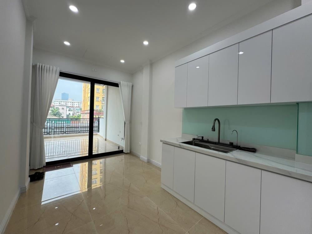 Bán tòa nhà mặt phố Cầu Giấy 5 tầng, 2 mặt tiền, kinh doanh đỉnh cao