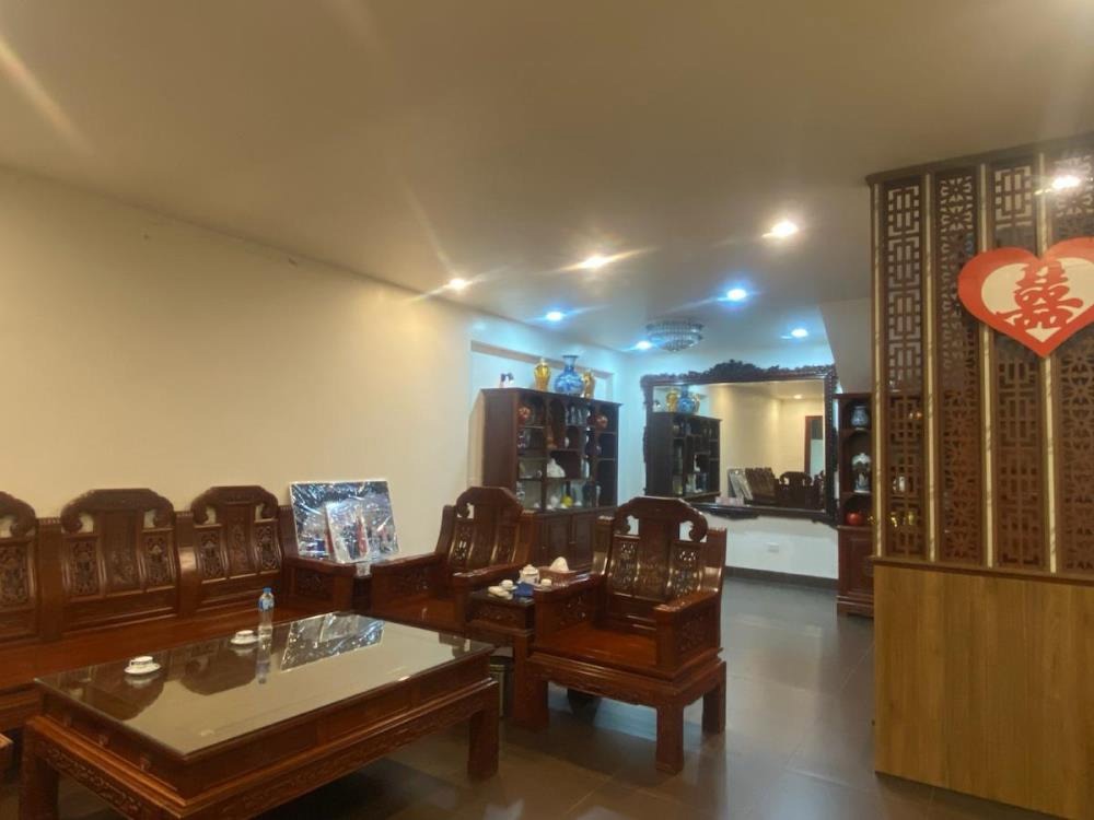 Siêu phẩm phân lô Lạc Long Quân: View Hồ, Gara Ô Tô, Nội Thất Gỗ Lim