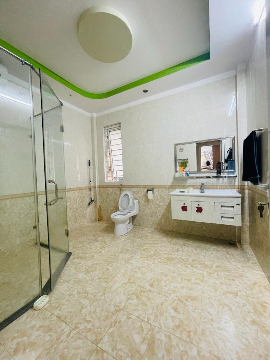 Nhà đẹp trung tâm Cầu Giấy - 5 tầng, ngõ thông ô tô, 2 thoáng