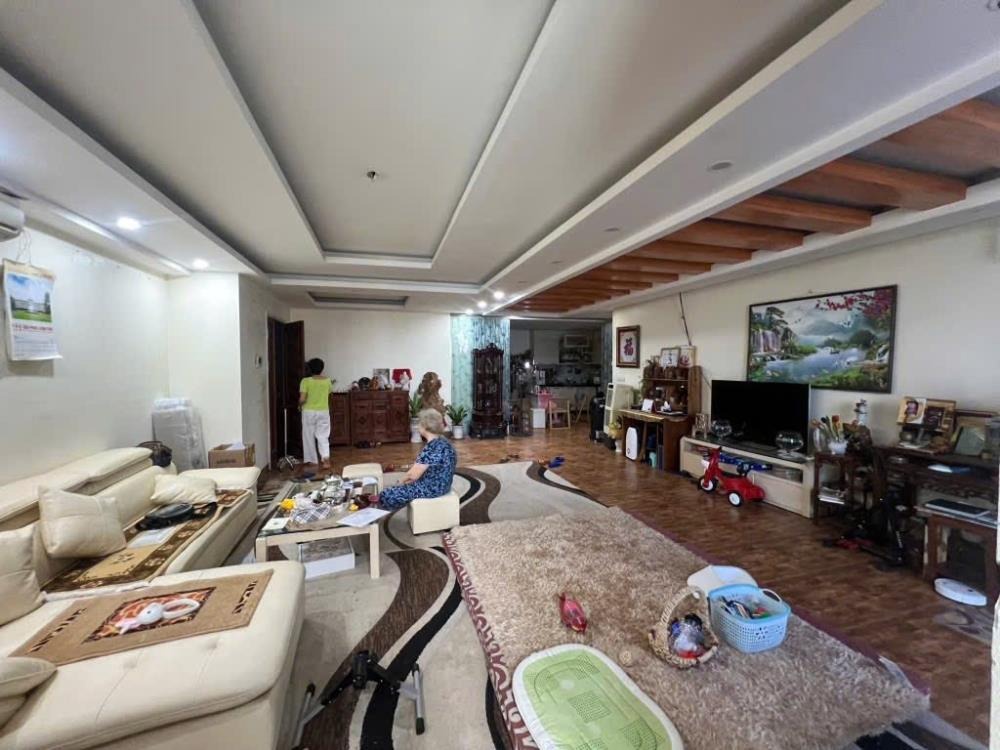 Căn Hộ Viglacera Hoàng Hoa Thám: 3PN, 178m², Giá 12 Tỷ - Vị Trí Đắc Địa