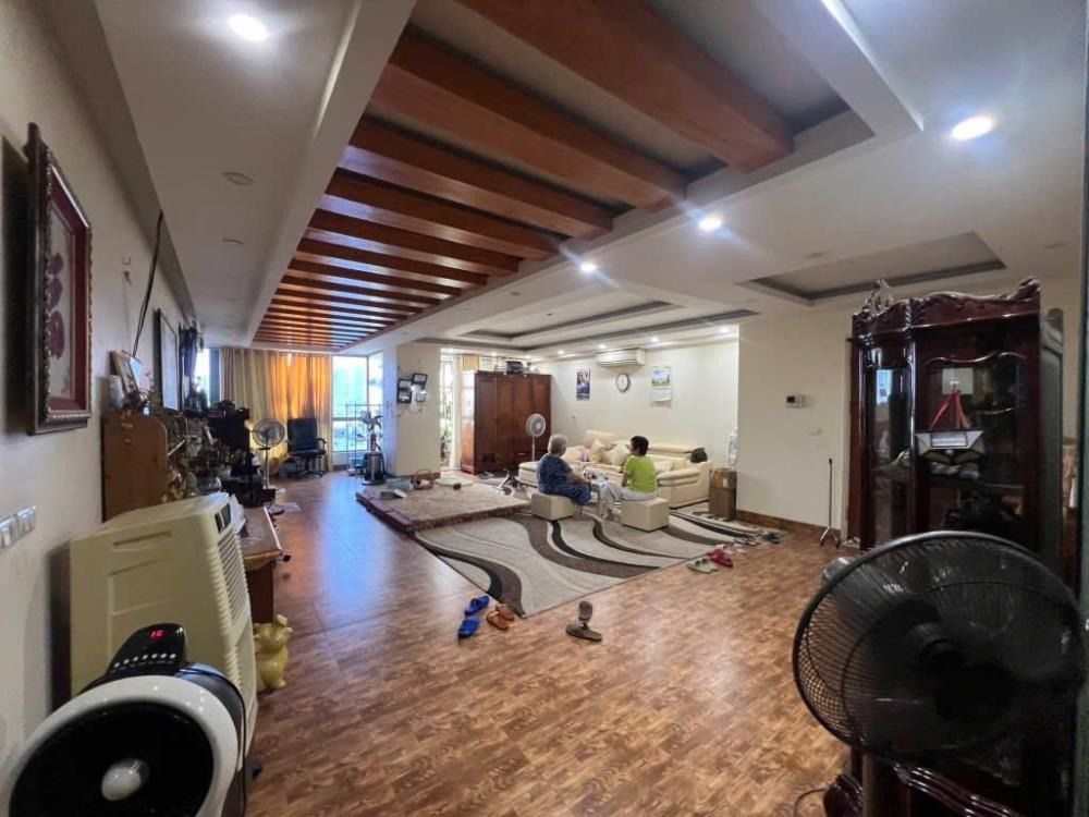 Căn Hộ Viglacera Hoàng Hoa Thám: 3PN, 178m², Giá 12 Tỷ - Vị Trí Đắc Địa