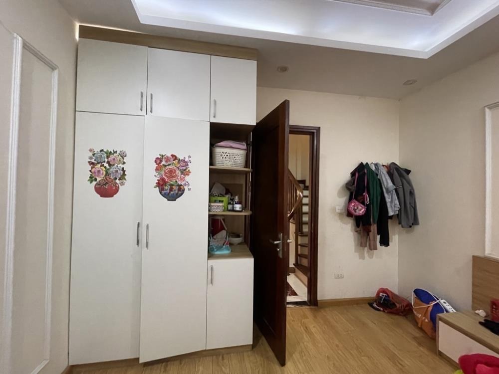 Bán nhà 5 tầng, vị trí đẹp, nội thất cao cấp - Hồ Tùng Mậu