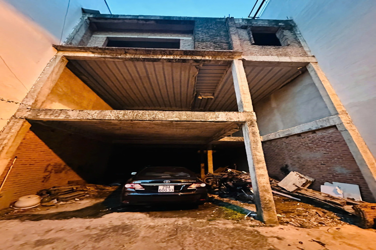 Bán căn liền kề 100m2 phân lô - Ô tô tránh - MT 6.6m - Xây thô 4 tầng - Phố Lê Văn Lương