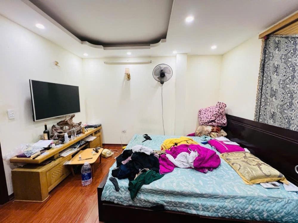 Bán nhà Cầu Giấy - Lô Góc - 33m2 - 7.5 Tỷ - Vị Trí Đắc Địa