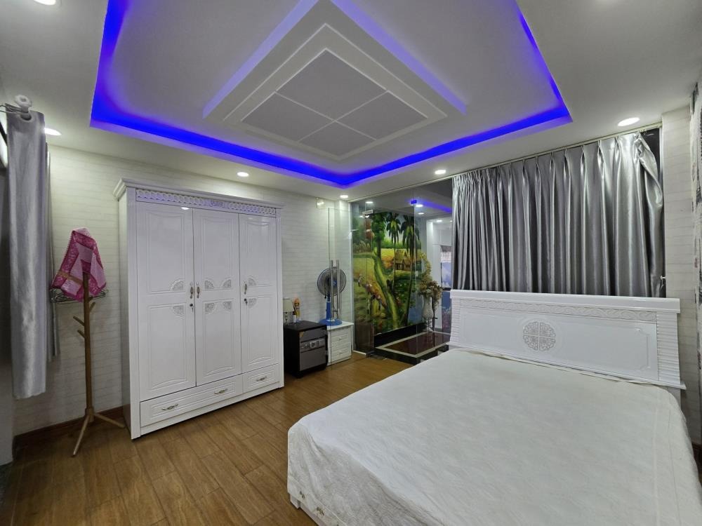 Nhà 5 Tầng Gò Vấp - 7.9 Tỷ - Oto Ngủ Trong Nhà, 5PN, Pháp Lý Chiếu Soi