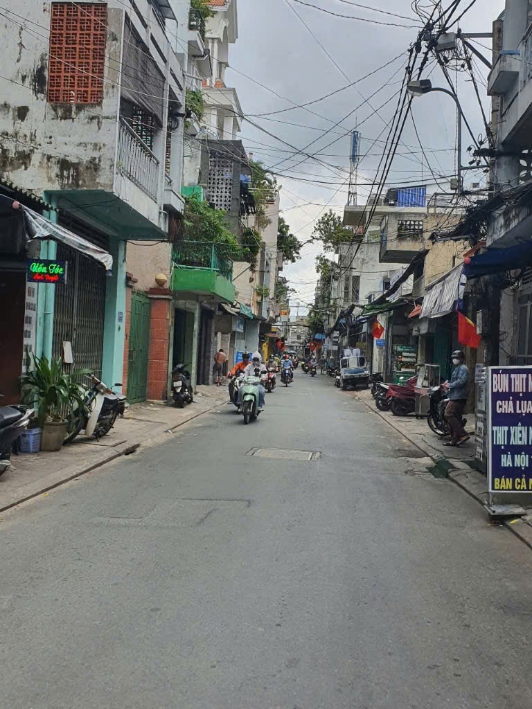 Bán nhà mặt tiền Võ Thành Trang, Tân Bình - 3.6x25m, 7PN, 12.4 tỷ