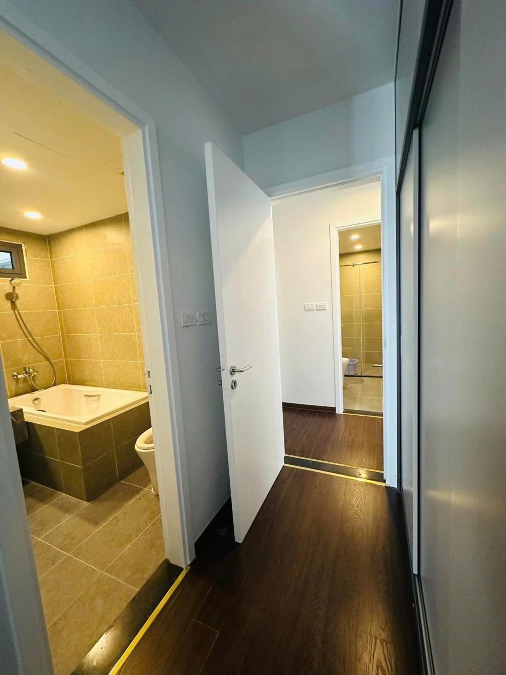 Bán Căn Hộ FLC Cầu Giấy 97m2 2PN, 2VS, 8.45 tỷ - Vị trí đẹp, Full Nội thất