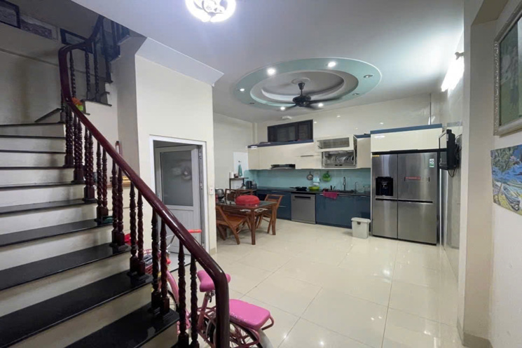 Nhà đẹp Phú Diễn 59.3m2 - 5 tầng - 2 thoáng, ô tô gần phố, KD, giá 10.5 tỷ