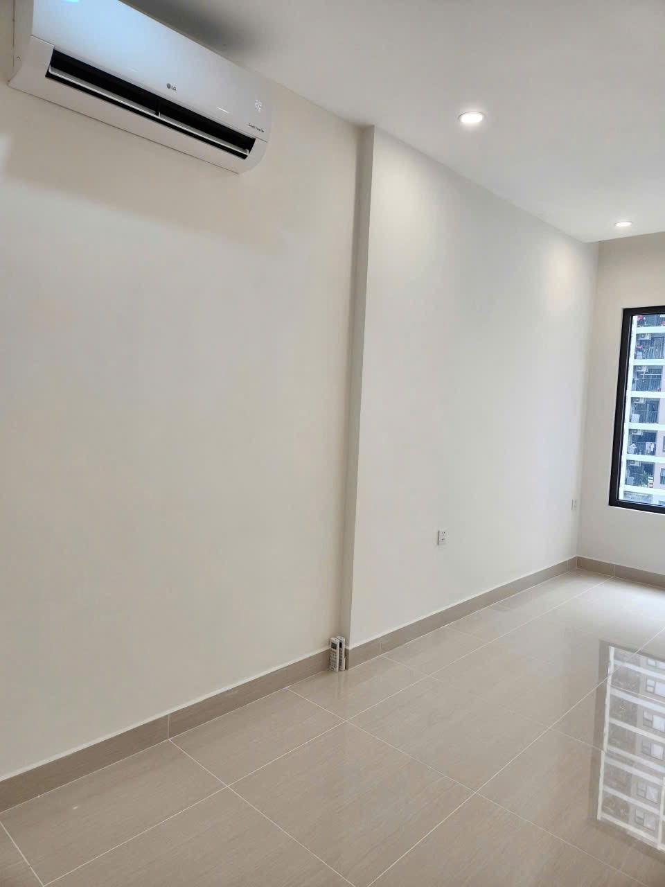 Bán Căn Studio VinHomes Grand Park - View Hồ Bơi, Đông Nam - Giá Tốt
