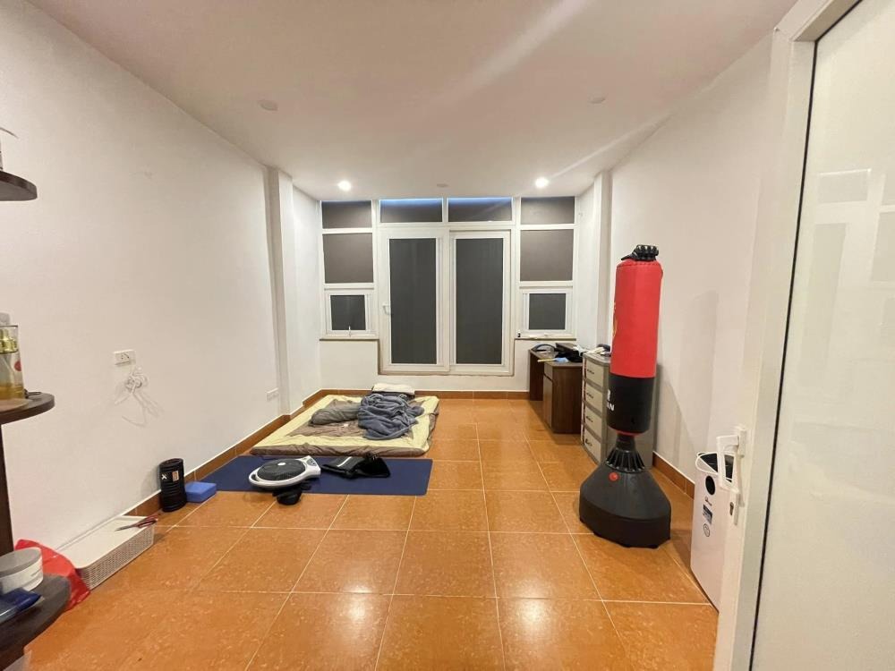 Bán Nhà Mặt Phố Quận Đống Đa 60m2 - 3 Tầng, Sổ A4, Giá 24 Tỷ - Vị Trí Đắc Địa Khâm Thiên