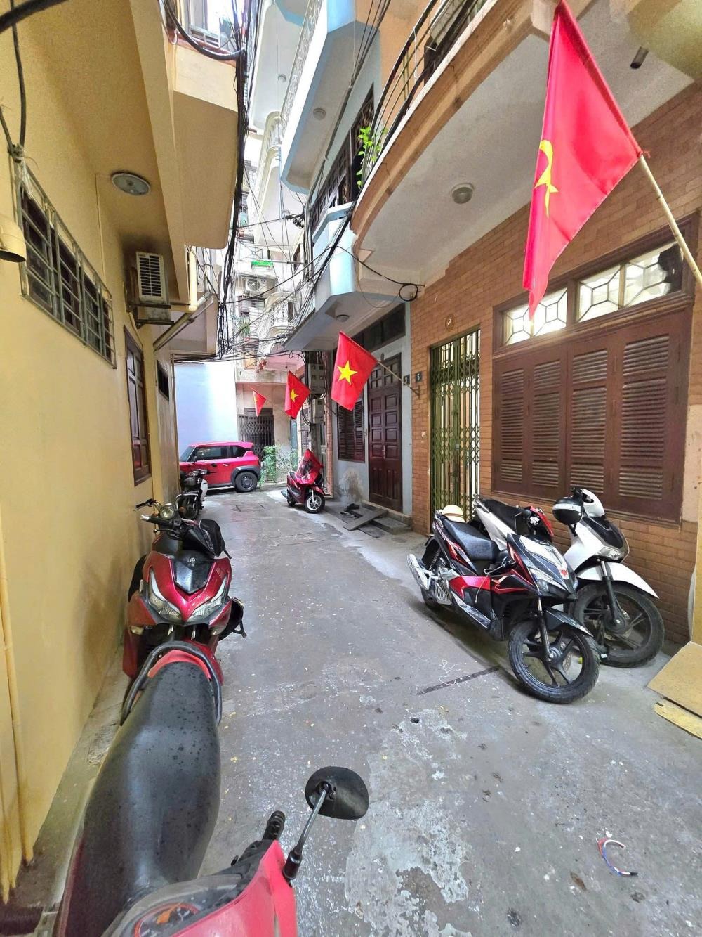 Bán Nhà Phân Lô Thái Hà 40m² - 4 Tầng - Giá 14.3 Tỷ