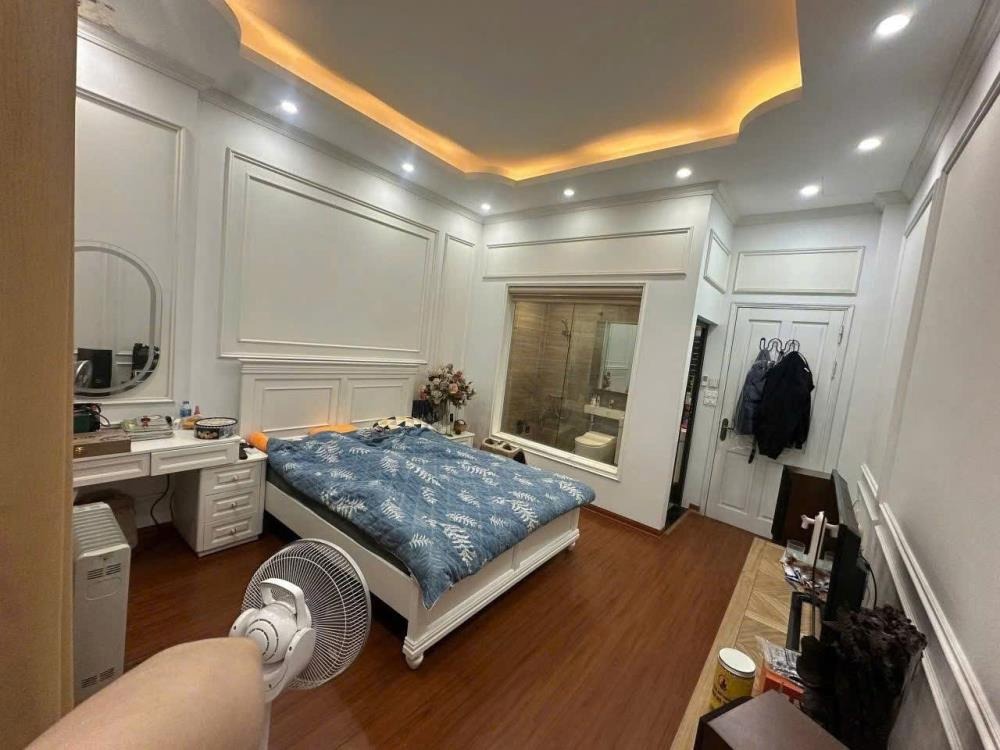 Bán Nhà Phân Lô Thái Hà 40m² - 4 Tầng - Giá 14.3 Tỷ