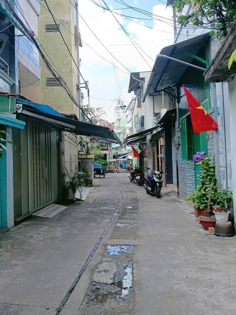 Nhà Làng Bình Thắng, Giá Chỉ 6.5 Tỷ - 4PN, 3 Tầng