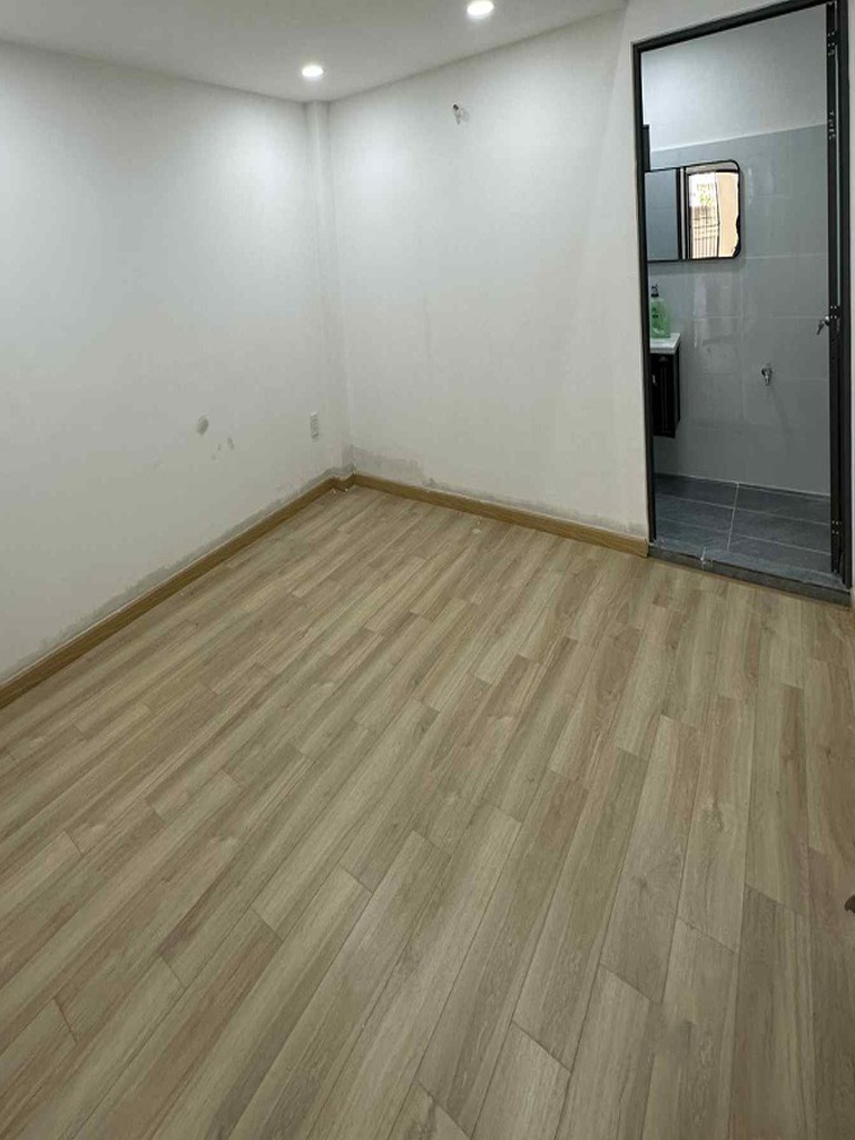 Nhà Làng Bình Thắng, Giá Chỉ 6.5 Tỷ - 4PN, 3 Tầng