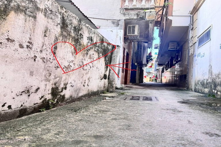 NGUYỄN VĂN CỪ,LONG BIÊN 10 tỷ 50m MẶT TIỀN 5m NGÕ Ô TÔ,NHÀ C4 CŨ