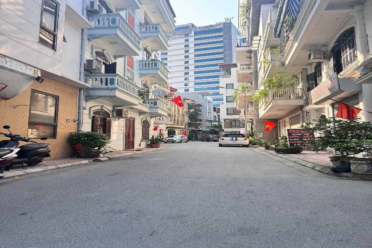 NGUYỄN VĂN CỪ,LONG BIÊN 10 tỷ 50m MẶT TIỀN 5m NGÕ Ô TÔ,NHÀ C4 CŨ
