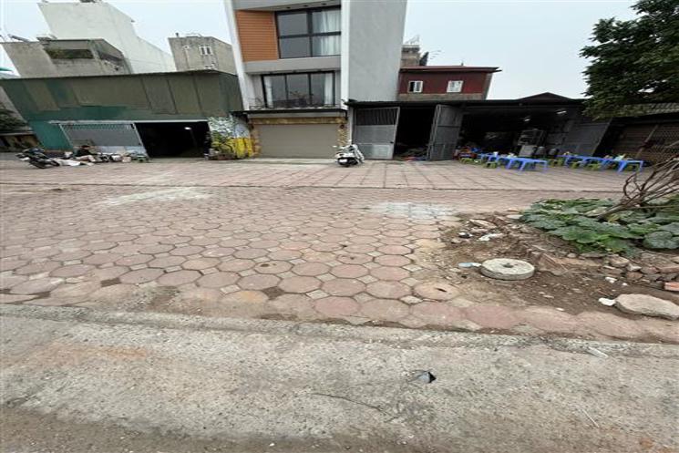 NGUYỄN VĂN CỪ,LONG BIÊN 11.5 tỷ 50m MẶT TIỀN 5m NGÕ Ô TÔ,NHÀ C4 CŨ