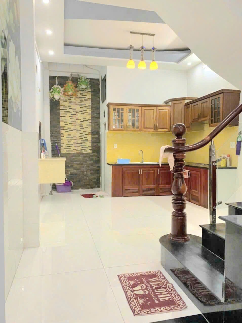 Bán nhà mặt tiền Chu Văn An, Tân Phú: 3.9x15m, Đúc 2 Lầu, Giá 8.2 Tỷ