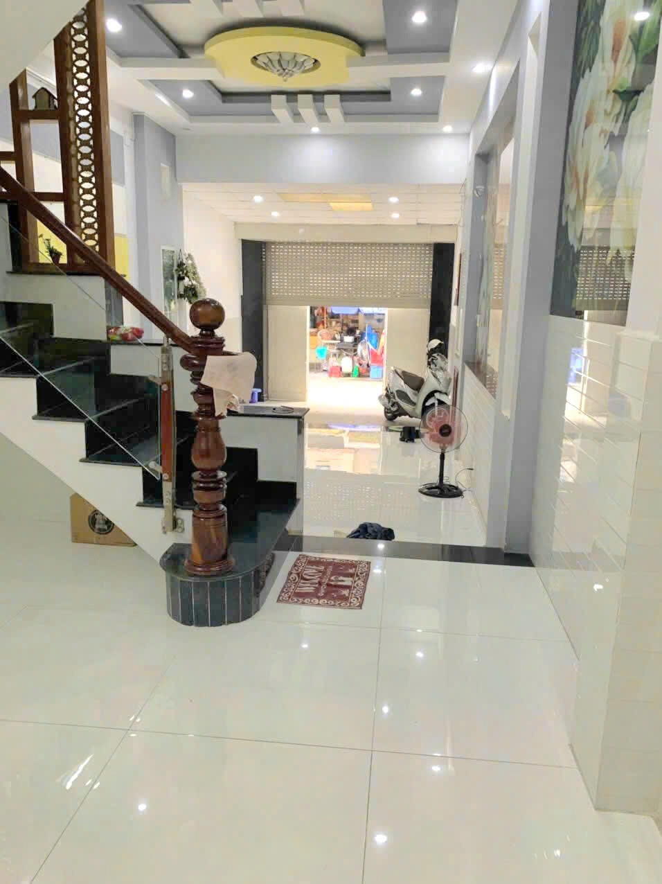 Bán nhà mặt tiền Chu Văn An, Tân Phú: 3.9x15m, Đúc 2 Lầu, Giá 8.2 Tỷ