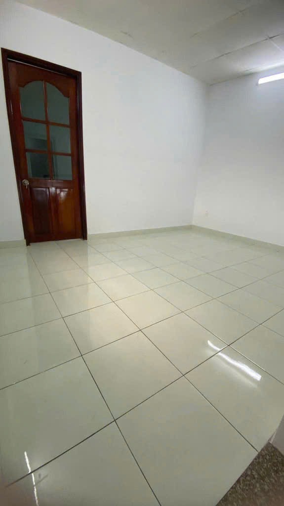 Bán Gấp Nhà 2 Tầng, BTCT, Linh Đông, Thủ Đức - Giá Tốt, Pháp Lý Sạch