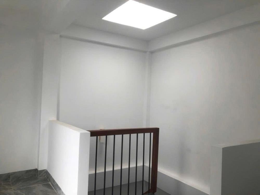 Nhà Tôn Đức Thắng - Đống Đa: 5 Tầng, 3 Ngủ, Giá 7.5 Tỷ - Vị Trí Vàng