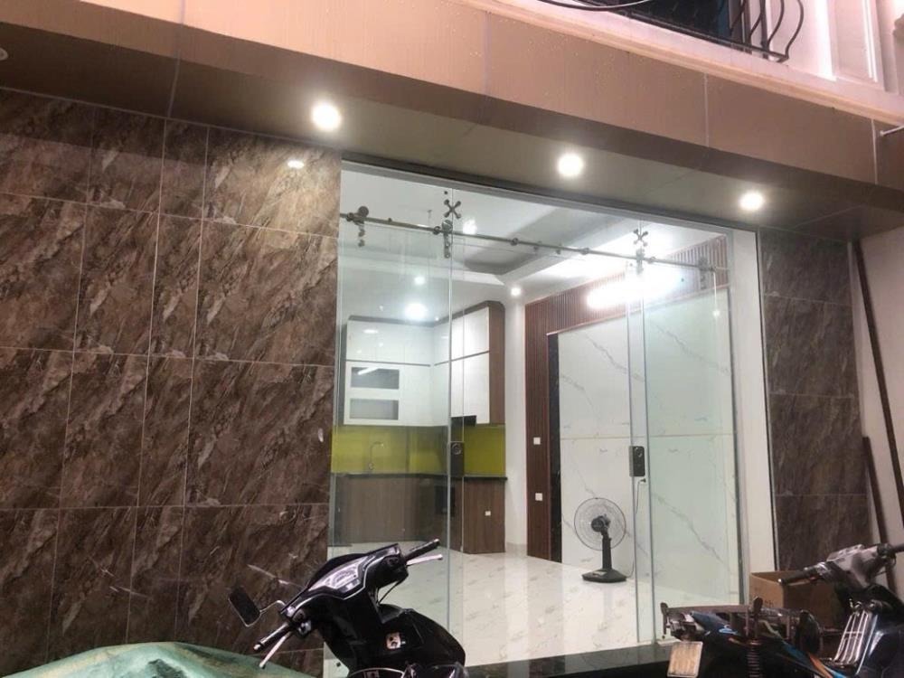 Nhà Tôn Đức Thắng - Đống Đa: 5 Tầng, 3 Ngủ, Giá 7.5 Tỷ - Vị Trí Vàng
