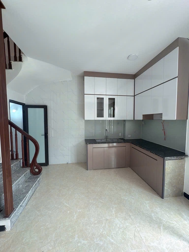 Nhà Việt Hưng, Thạch Bàn - 30m2 - 4 tỷ - Ô tô đỗ cửa - Full Nội Thất