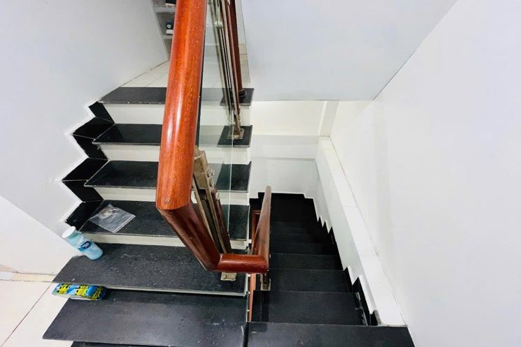 BÁN NHÀ HOÀNG HOA THÁM, 22M2 5 TẦNG, NGÕ THÔNG CHỈ 10M RA OTO