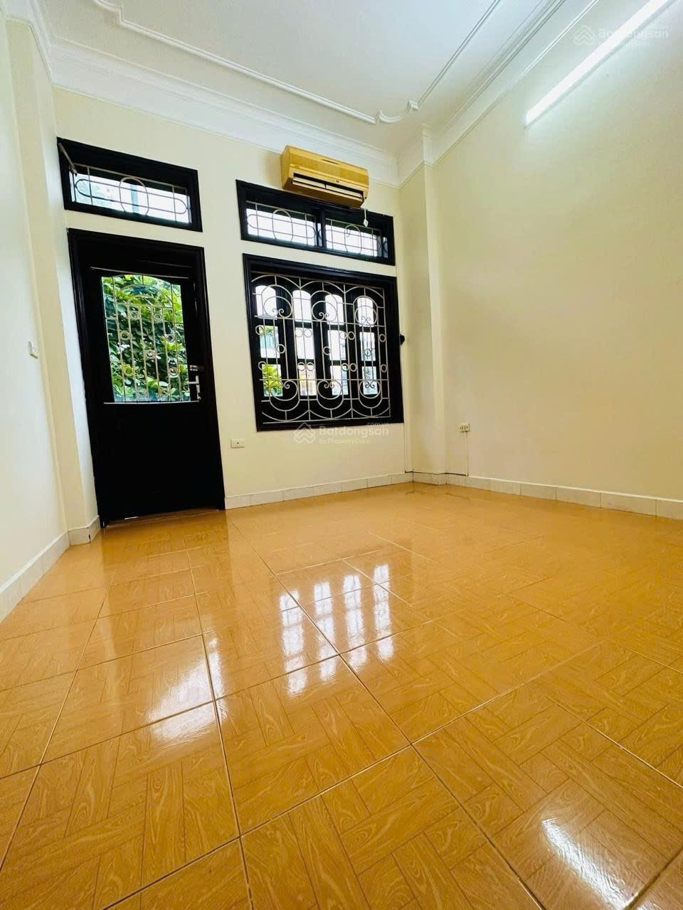 Cho Thuê Nhà 4 Tầng, Ngõ 2 Đặng Thùy Trâm, Cầu Giấy - 16.5tr/tháng
