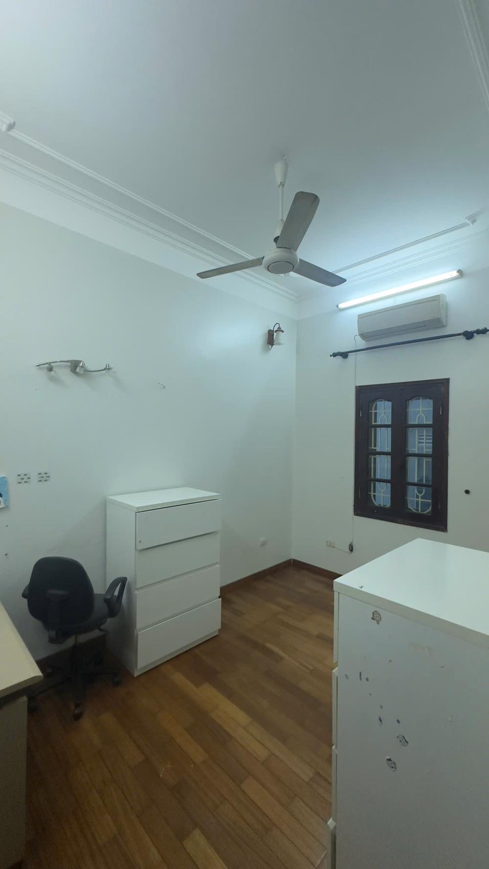Cho Thuê Nhà 4 Tầng, Ngõ 267 Hoàng Hoa Thám, Ba Đình - 15tr/tháng
