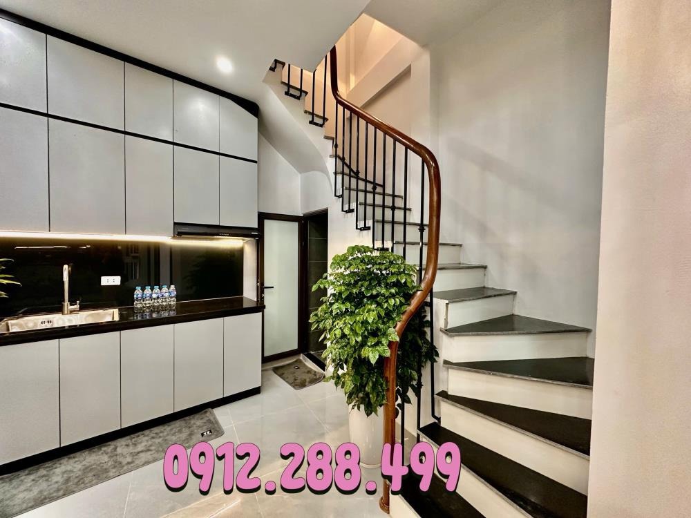Nhà 4 Tầng, 3PN, Ngõ Thông, Gần Phố - Trần Khát Chân - 6.68 Tỷ