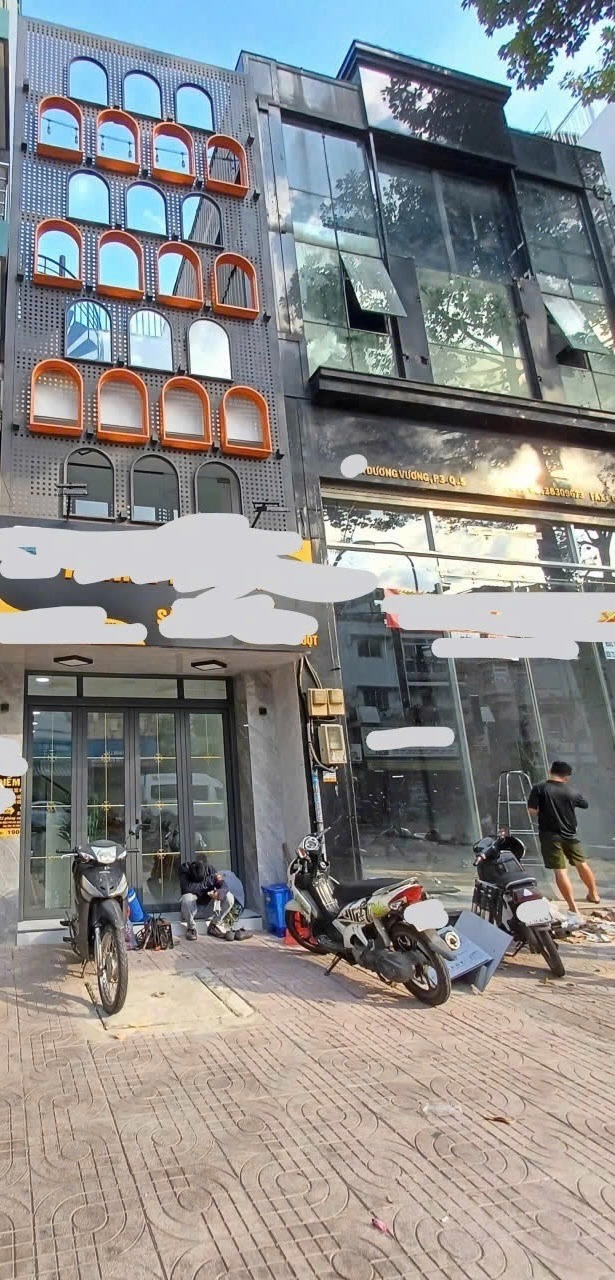 Nhà Mặt Tiền Quận 5 Giá Tốt: 17.9 Tỷ - Kinh Doanh, Cho Thuê Ngay