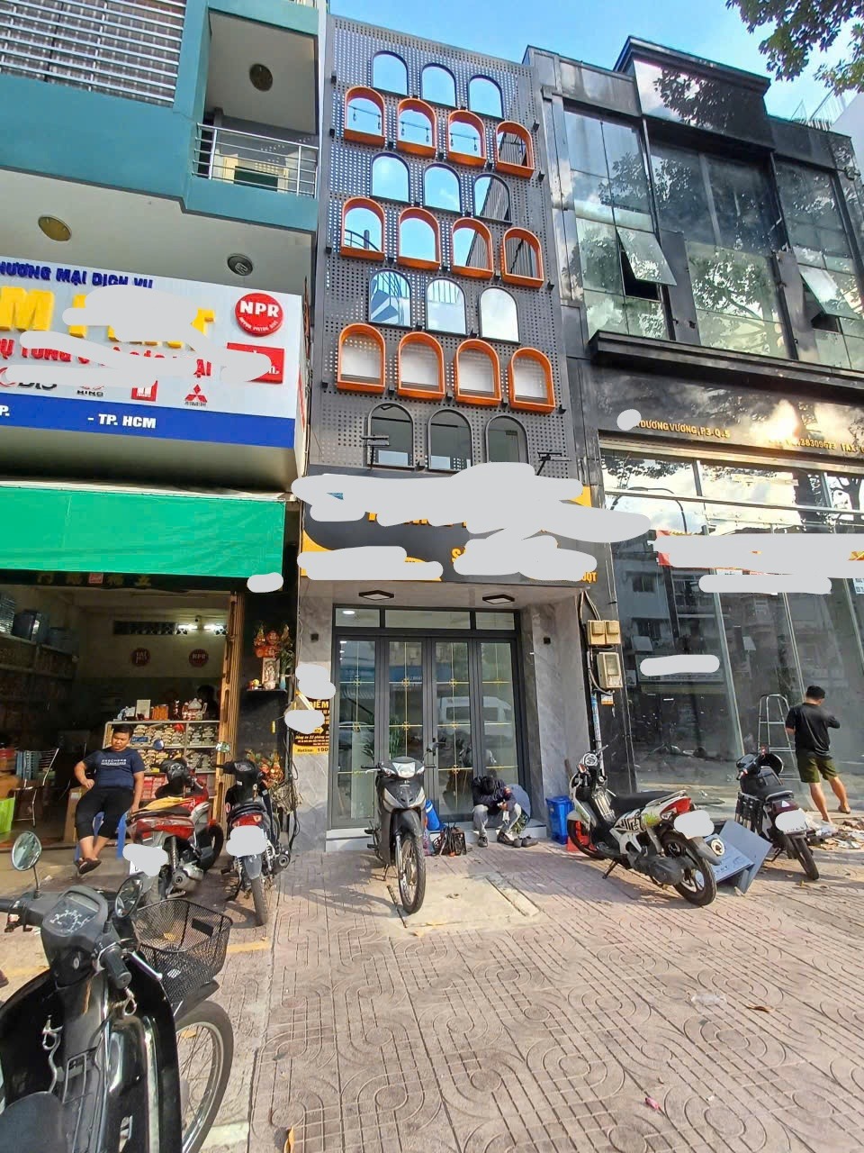 Nhà Mặt Tiền Quận 5 Giá Tốt: 17.9 Tỷ - Kinh Doanh, Cho Thuê Ngay